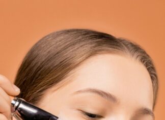 The Ultimate Guide to Safe At-Home Peeling for Instantly Glowing, Youthful Skin