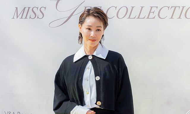 Unleash Your Style: Revamp Your Wardrobe with These Effortless Tips for Middle-Aged Women to Stand Out in Black Pants