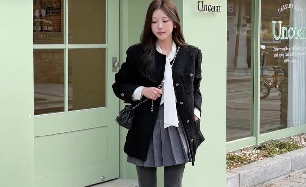 The Must-Have Tights for a Chic Winter Wardrobe, According to Korean Girls