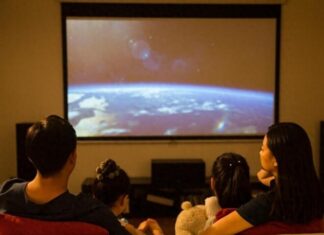 The Ultimate Guide to Buying a Projector: 8 Rules to Follow