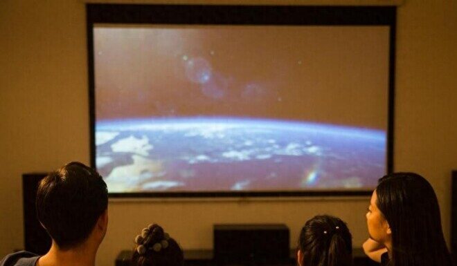 The Ultimate Guide to Buying a Projector: 8 Rules to Follow
