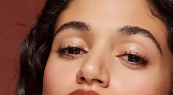 The Secret to Achieving Irresistibly Alluring Lips: A French Girl’s Guide to the Perfect Pout