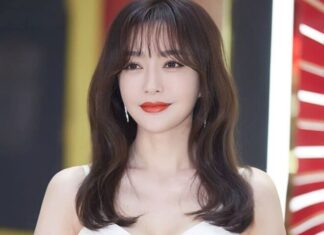 The Latest Short Hairdo Has the “Fairest Empress On Screen” Looking 10 Years Older, a Big No-No for the 40+ Crowd