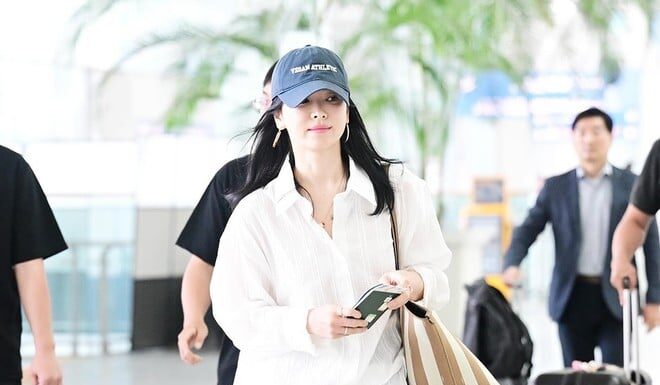 The Chic Trio: Unveiling the Understated Elegance of Three Leading Korean Actresses’ Style