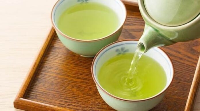 The 5 Best Drinks to Freshen Your Breath