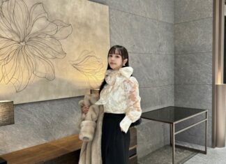 10 Timeless Monochrome Outfit Ideas for the Minimalist Fashionista