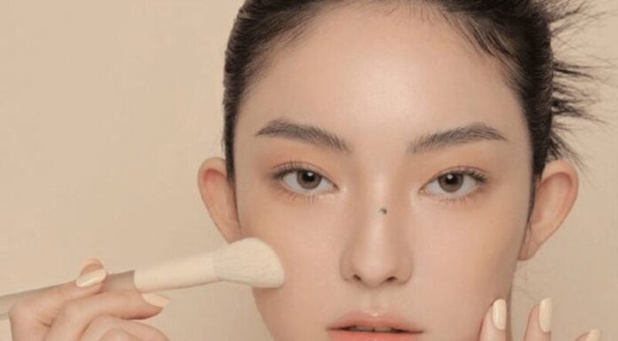 The Ultimate Guide to a Flawless Face: Easy Tips for a Beautiful, Slim Canvas