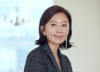 The Ultimate Guide to Styling a Vest for Women Over 50: Timelessly Chic Looks