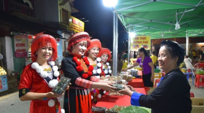 The Hidden Gem of Mai Chau: A Bustling Night Market that Captivates All with its Authentic Mountain Culture Charm