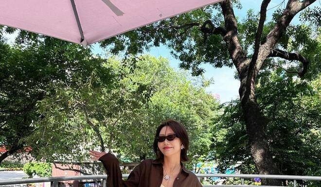 The Ultimate Guide to Spring/Summer 2025 Style: 4 Ways to Rock a Shirt and Wide-Leg Pants and Instantly Add Inches to Your Height