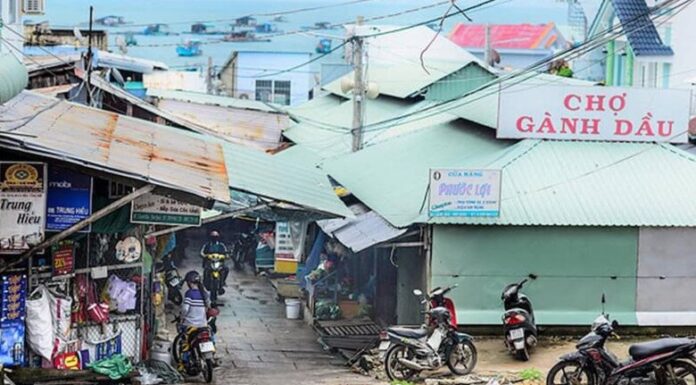 The Ultimate Guide to Phu Quoc’s Bustling Market: A Foodie’s Paradise for the Freshest Produce and Delicacies.