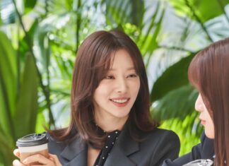 The Ultimate Guide to Dressing Like a Leading Lady: The Must-Have Top to Look Chic and Youthful