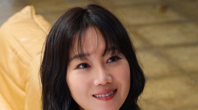 4 Hairstyles to Shave Years off Your Look: A Guide to a Youthful, Slim and Radiant Face for Women Over 40