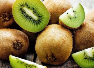 The Ultimate Guide to the Top 5 Super Fruits for Optimal Health and Longevity