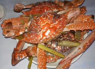 The Secret to Boiling Crabs to a Beautiful Red Hue, With Tender and Flavourful Meat, Without Breaking the Claws.