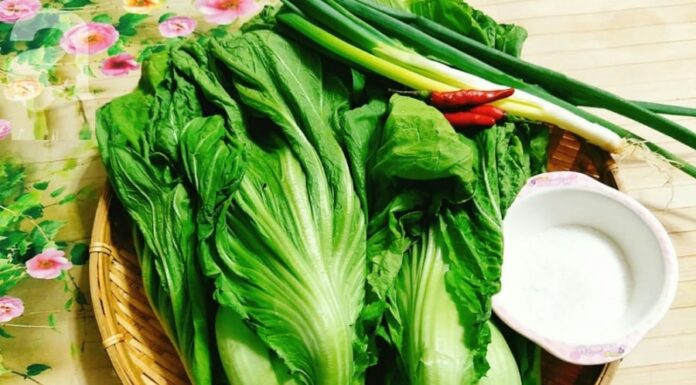 The Ultimate Guide to Crispy, Golden Yellow Pickled Cabbage