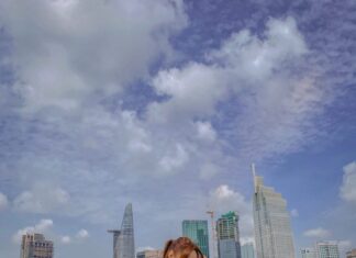 The Ultimate Guide: 5 Ways to Style Sheer Shirts for a Sexy, Chic Look That’s Perfect for Work and Play