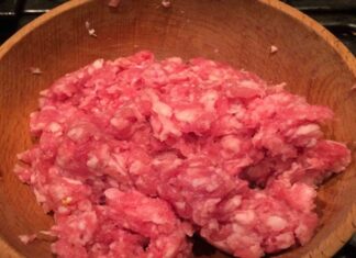 The Ultimate Guide to Cooking Porridge with Minced Meat: A Quick, Easy, and Delicious Breakfast Option