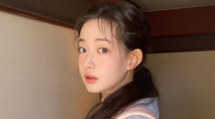 The Ultimate Guide to Mastering the Perfect Ponytail: Elevate Your Look with a Sleek and Stylish Updo