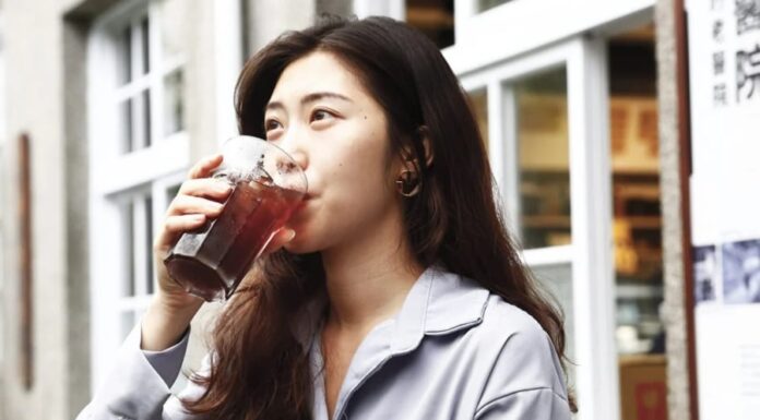 Title: “Who Should Avoid Drinking Black Bean Soup Despite Its Nutritional Benefits?”