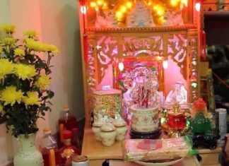 The Secret to Wealth: Unveiling the Left-Side Flower Arrangement on Ancestral Altars