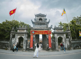 The Ancient Temple: A 60km Drive from Hanoi Hides a Trove of Treasures for Holidaymakers