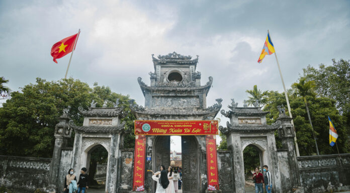 The Ancient Temple: A 60km Drive from Hanoi Hides a Trove of Treasures for Holidaymakers