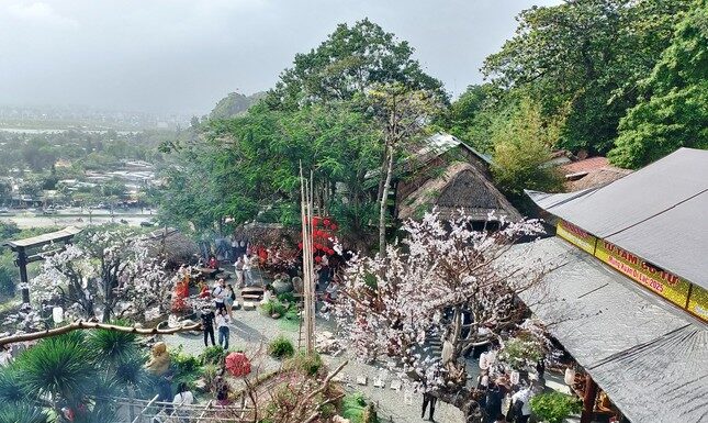 The Serene Heart Temple: Da Nang’s Hottest New Hangout for the Young and Hip, a Picture-Perfect Spot.