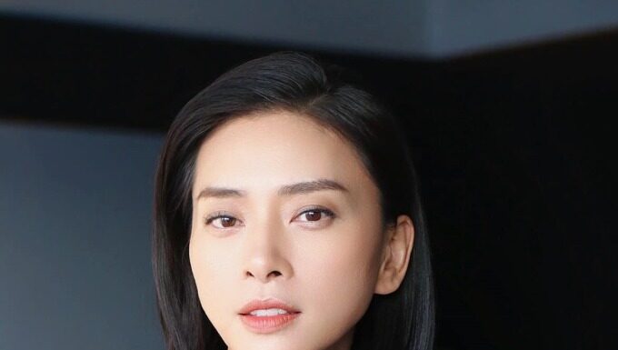 The Ultimate Guide: Anti-Aging Hairstyles for the Youthful Vietnamese Beauty