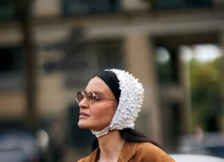 The Latest Trend Among Vietnamese Youth: Bowling Bags