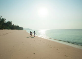 Five Island-Hopping Tours for Under $340 This April 30th Long Weekend