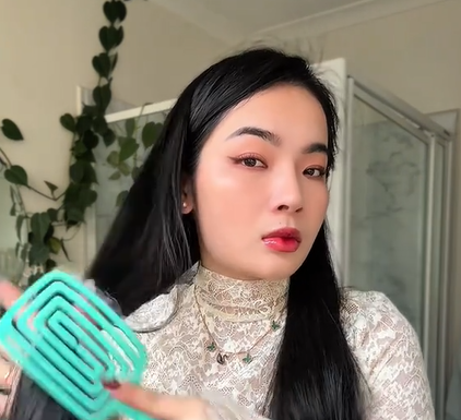 “The Ultimate Guide to Choosing a Hairbrush to Reduce Hair Fall”