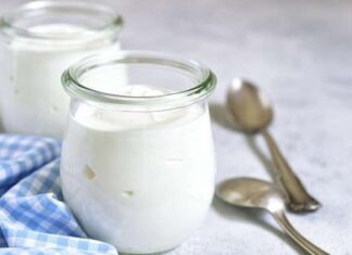 Should You Eat Yogurt in the Morning or at Night? The Surprising Difference You Need to Know.