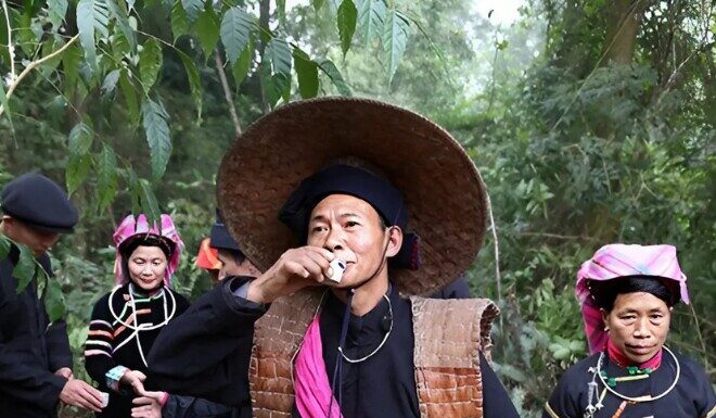 5 Strange Yet Lucky Customs in Vietnam: Sharing a Hair-Washing Ritual for “Borrowing Luck” and Waiting for the First Thunder to Welcome the New Year