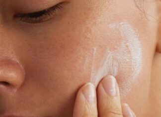 Is Patting Sunscreen Better for Your Skin? Know This to Avoid Destroying Collagen.