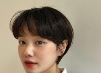 8 Timeless Hairstyles for Women with Luscious Dark Hair: Embrace Youthful Radiance