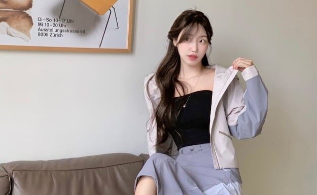 The Must-Have Transitional Jacket for Women: A Seasonal Staple