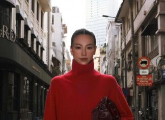 The Ultimate Guide to Styling Sweaters: Tips from Beauty Queens