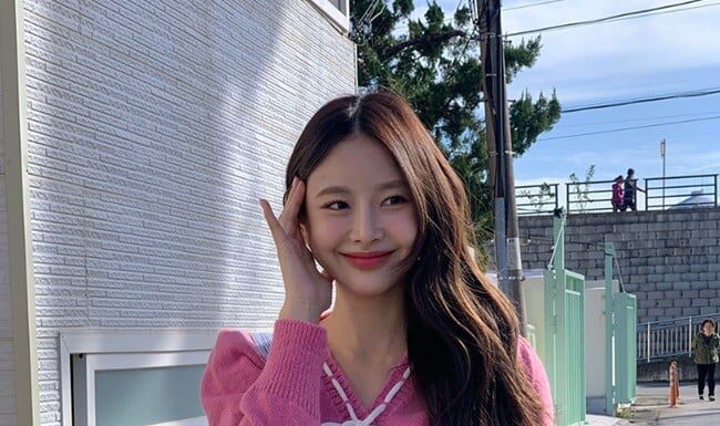 4 Chic Sweater Styles to Make Her Stand Out During Lunar New Year Festivities