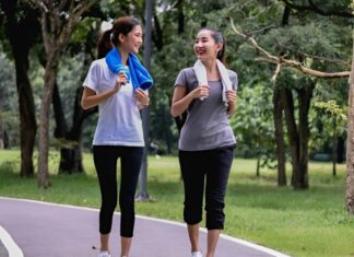 “I Tried the ‘Japanese Walking Style’ for a Week—Here’s Why I Regret It”