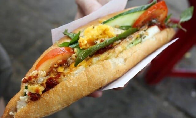 5 Scrumptious and Affordable Breakfast Meals Under 15,000 VND