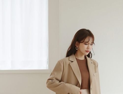 The Ultimate Guide to Choosing Blazers: A Style Savvy Solution for the Vertically Challenged