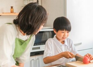 Modern Parents Opt for Healthy Food for Their Children