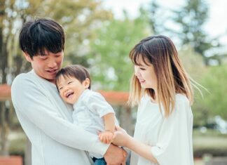 “5 Powerful Phrases Parents Can Use to Instill a Sense of Royalty in Their Children”