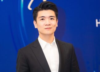 “A Proud Single Father: Entrepreneur Do Quang Vinh Welcomes His Third Child, Cradling His ‘Little Angel'”