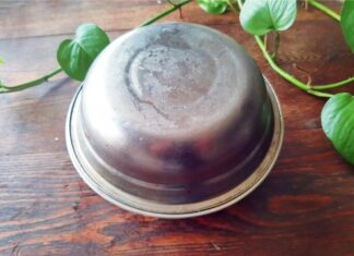 “Effortlessly Peel Garlic: 4 Quick Methods that Won’t Leave Your Hands Smelling!”