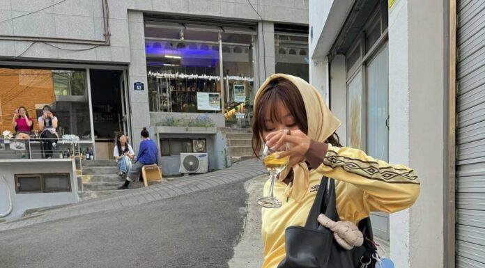 The Ultimate Guide to Mastering the Art of Ankle Boot Styling: A Lesson from Asia’s Top Fashionistas