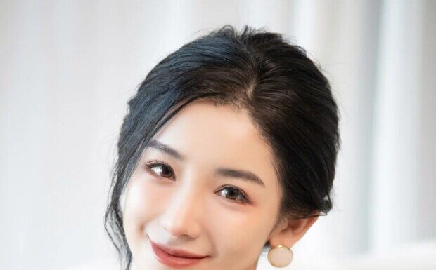 “The Sweet Tooth Blues: How Socialite Dao Hy Nhi Reversed Dull Skin with a Dynamic Duo”