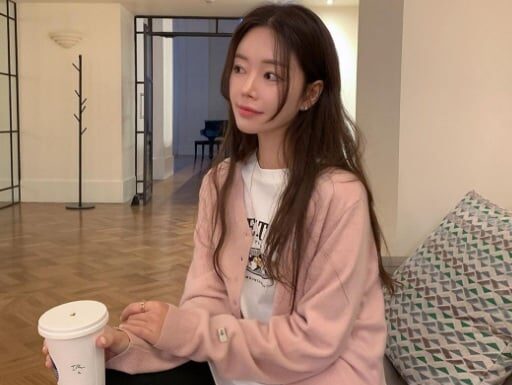 6 Eye-Catching Cardigan Shades to Brighten Your Wardrobe