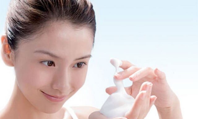 “The Ultimate Skin Saviour: 4 Simple Steps for Unpredictable Weather”